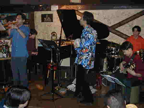 �C���`�L�p�[�J�b�V�����o��I