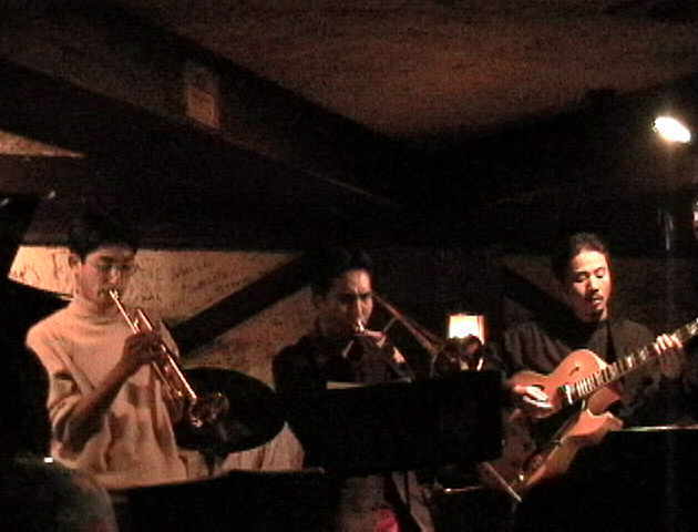 �o�[�h���o��