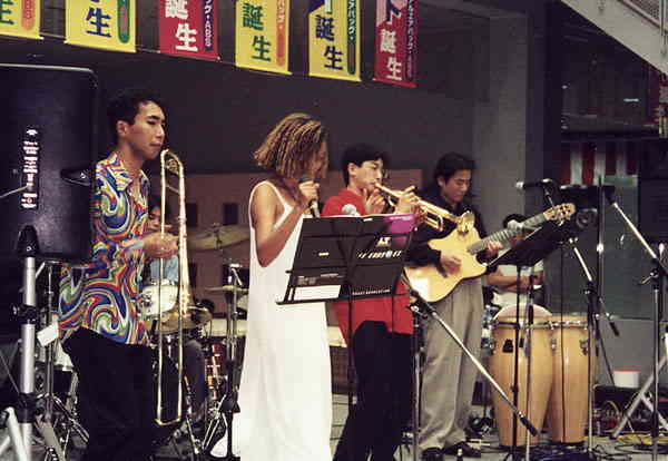 �q�^�E�T���e�B�A�S2